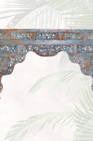 antike bettverzierung-als tuerbogen oder deko blau detail