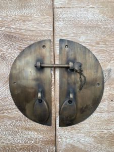 grosser-tuerbeschlag-tuerriegel-20cm