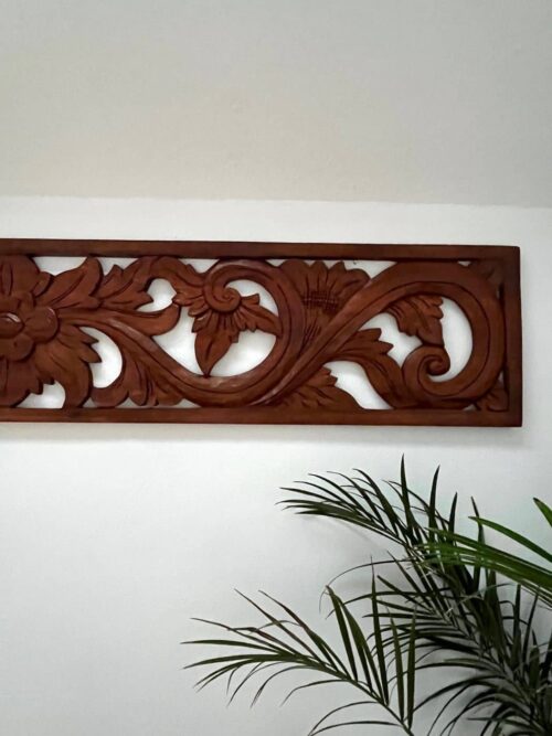 Ansicht rechter Teil Wanddekoration geschnitzt Panel